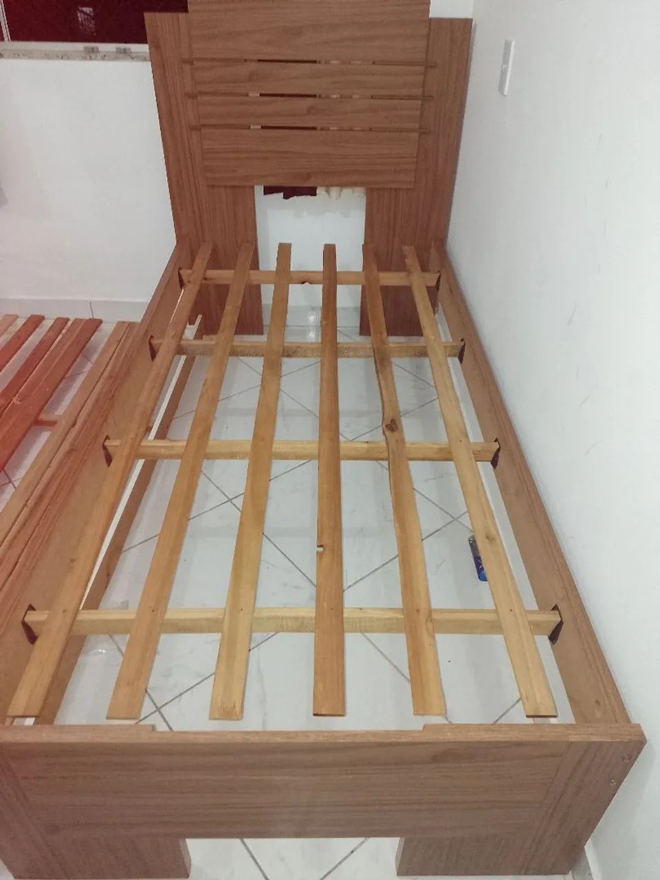 Vende se cama de solteiro 
