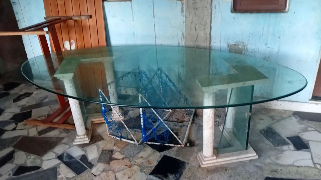 Mesa em vidro oval com suportes de granito. - Foto 2