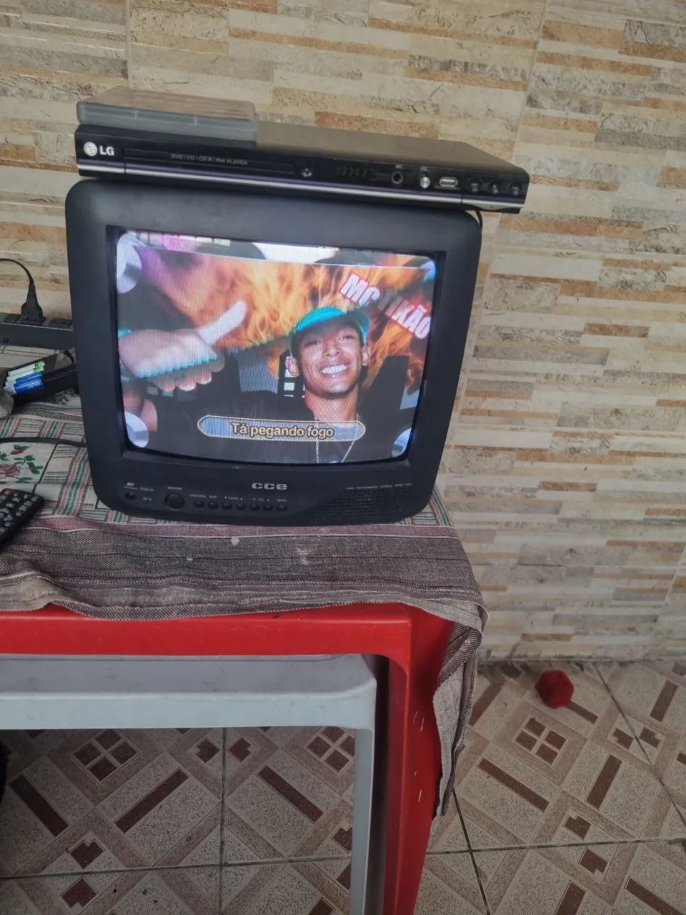 Televisão 14 CCE  - Foto 2