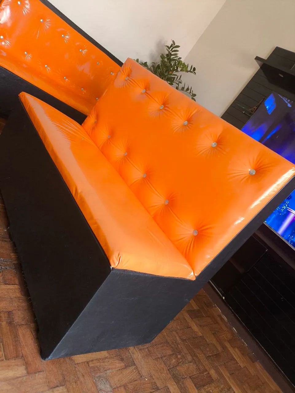 Poltronas sofá Booth para comércio medidas 1,20m x 0,54m x 0,94m altura - Foto 2