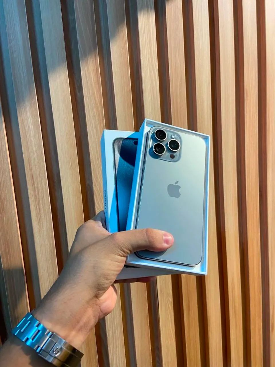IPHONE 15 PRO MAX TOP