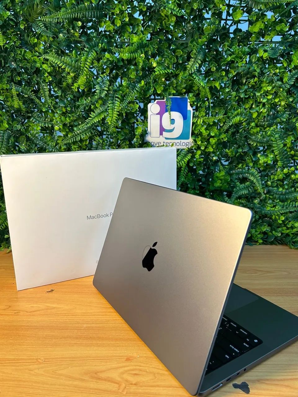MacBook Pro 2021 Chip Apple M1 Pro Cor Space gray 16GB RAM 512GB MacBook Pro 2021 Chip Apple M1 Pro Cor Space gray 16GB RAM 512GB