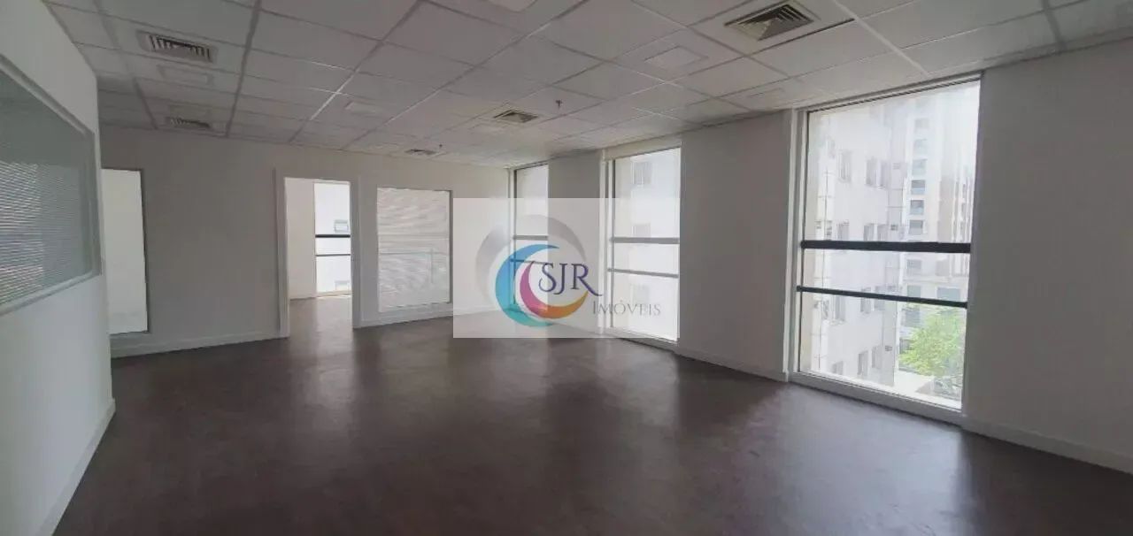 Sala/Conjunto para aluguel possui 270 metros quadrados