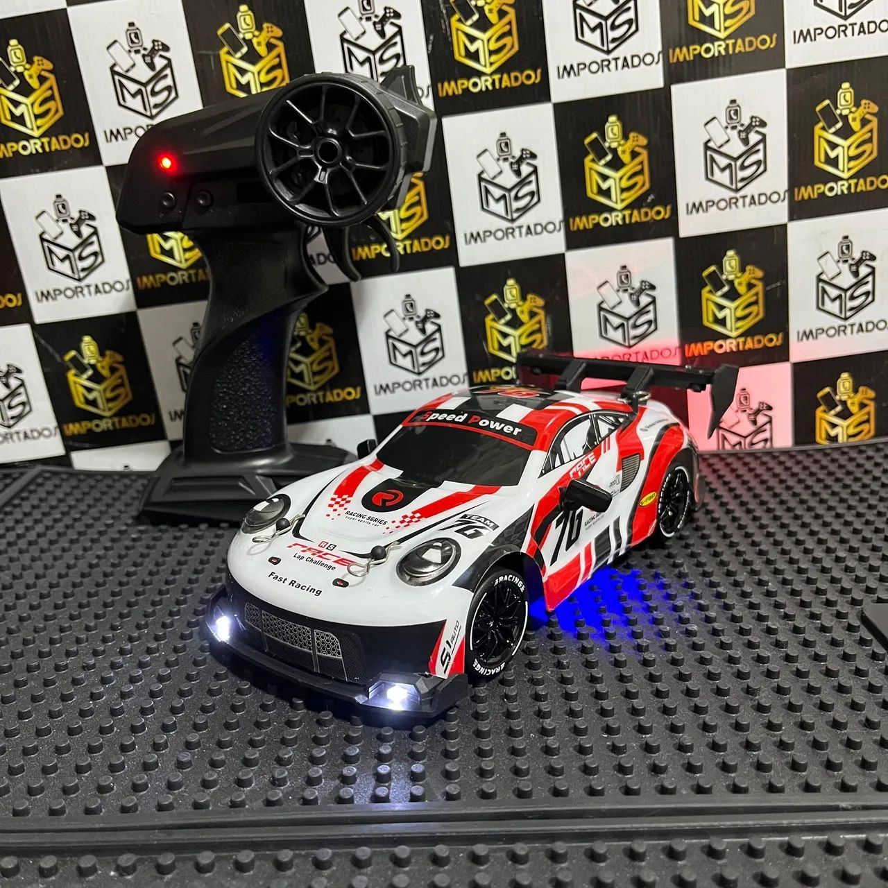 Carrinho Drift Controle Remoto com LED - Pneus Extras e Cones - Foto 3