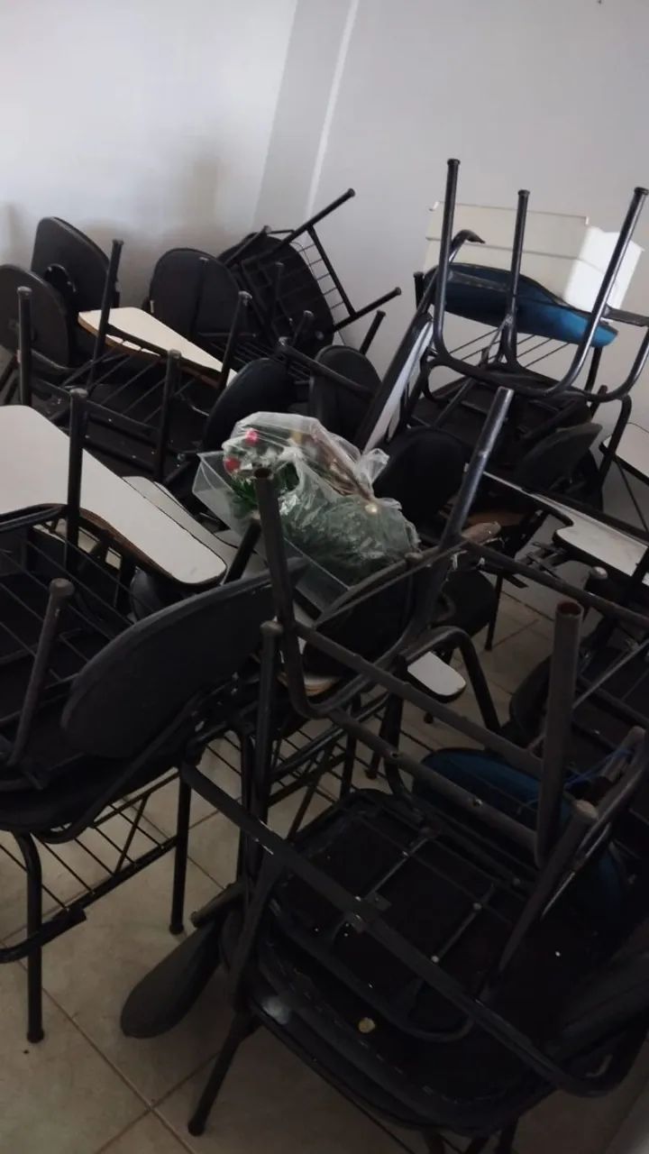 76 CADEIRAS UNIVERSITÁRIAS MODELOS VARIADOS - Foto 6