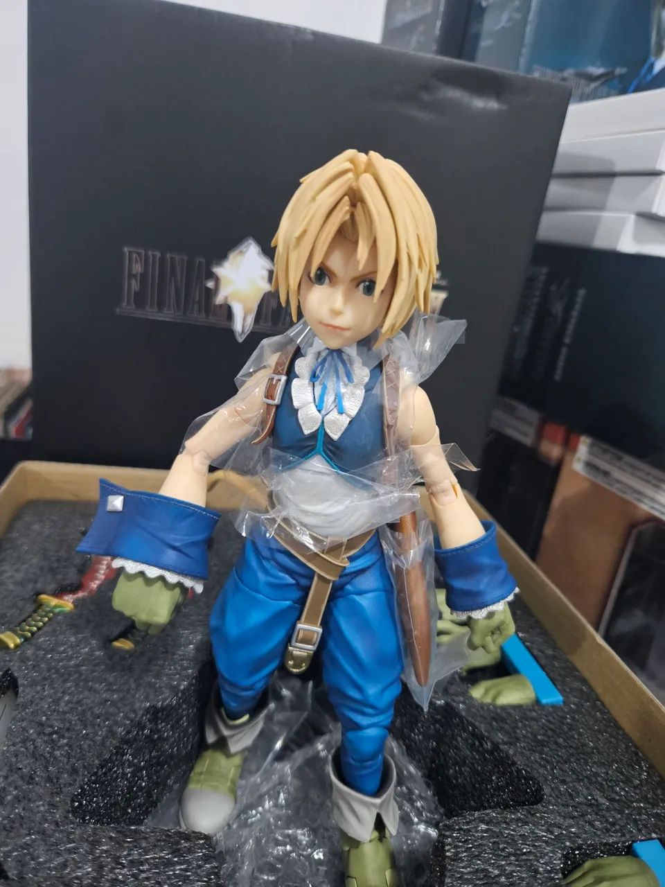 Zidane Play Arts Shin Acting Figure Final Fantasy - Hobbies e