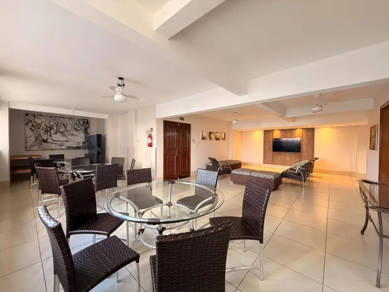 Apartamento para alugar em Maringá, Zona 01, com 3 quartos, com 138 m², Condomínio Edifíci - Foto 4