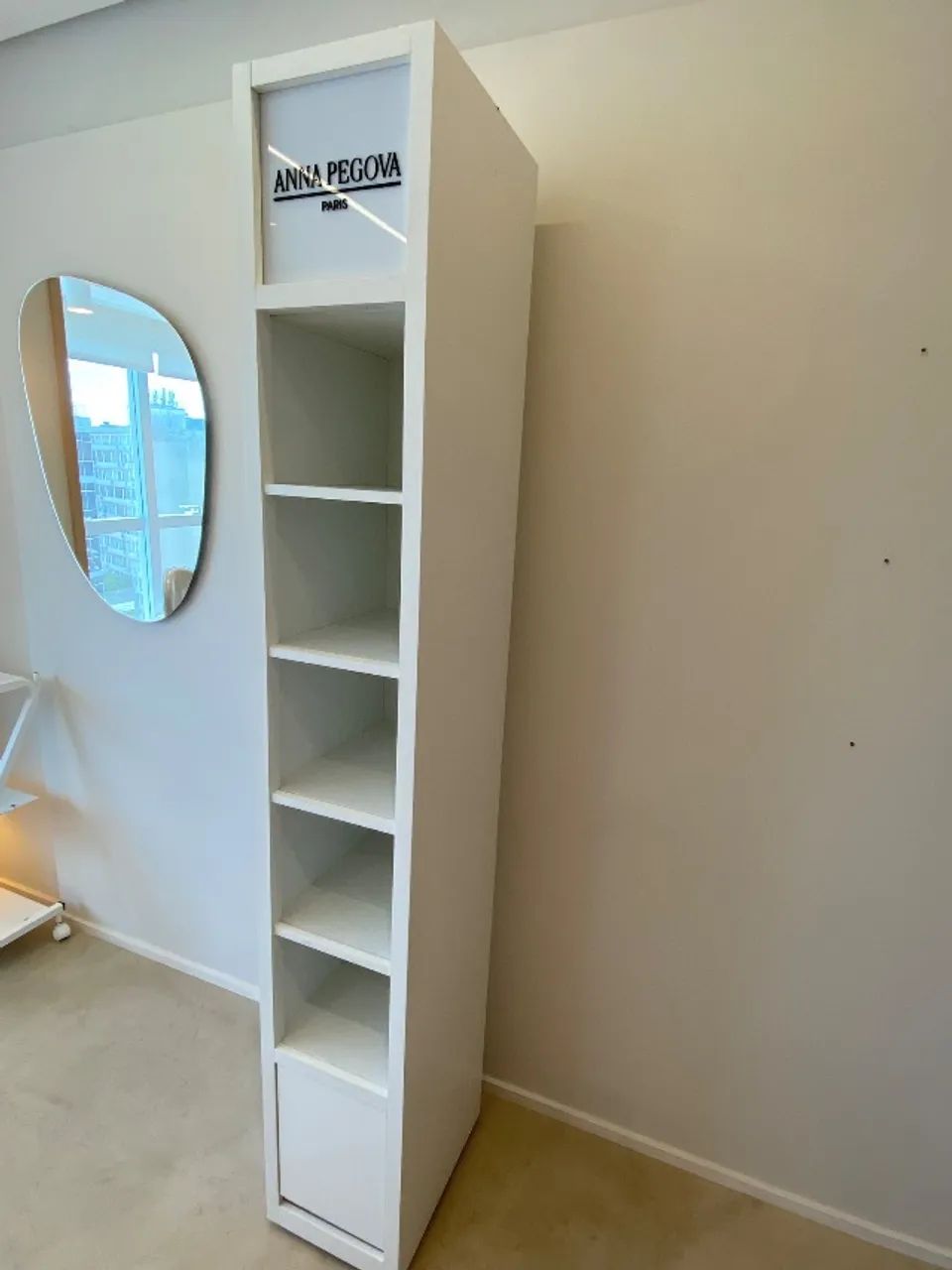 Móvel expositor com luz LED 