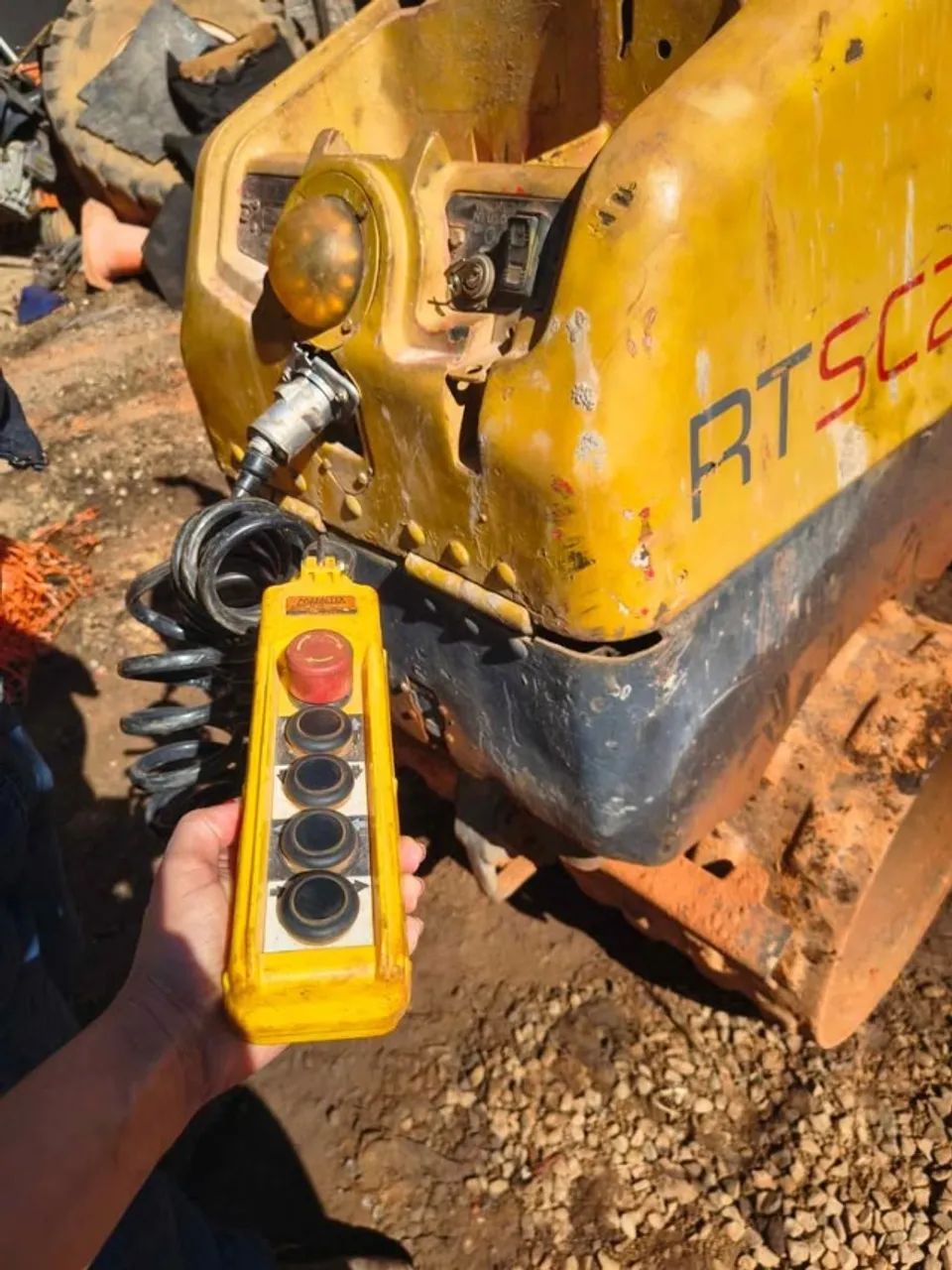 MINI ROLO COMPACTADOR TRINCHEIRA - WACKER NEUSON 