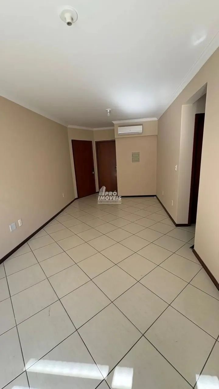 APARTAMENTO NO CENTRO, FRENTE, SACADA E CHURRASQUEIRA - Foto 4
