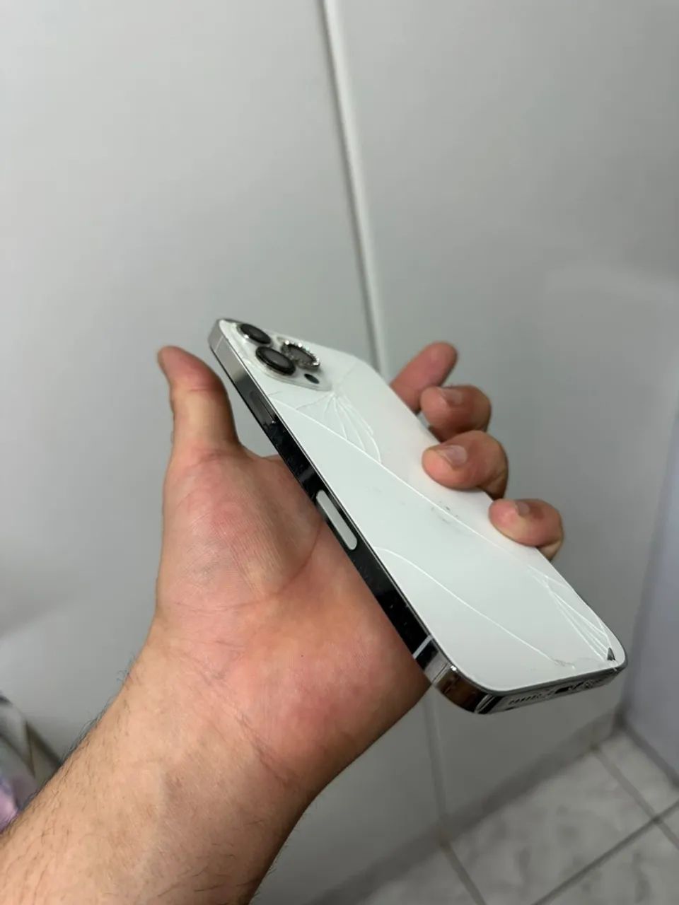 iPhone 12 Pro Max com detalhes - Foto 4