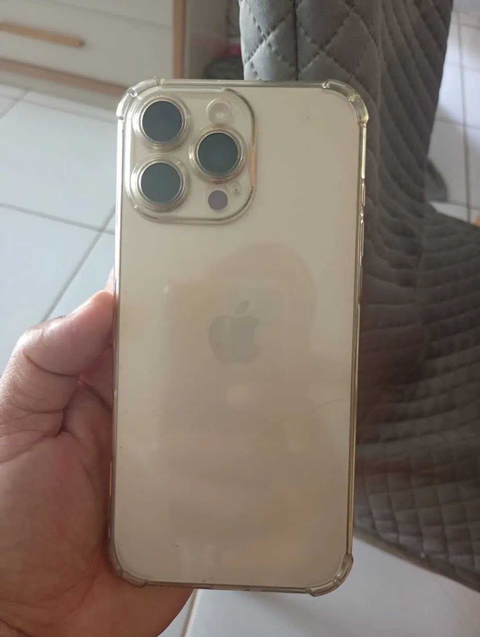Vendo celular iPhone 16 pro max semi novo excecente - Foto 2