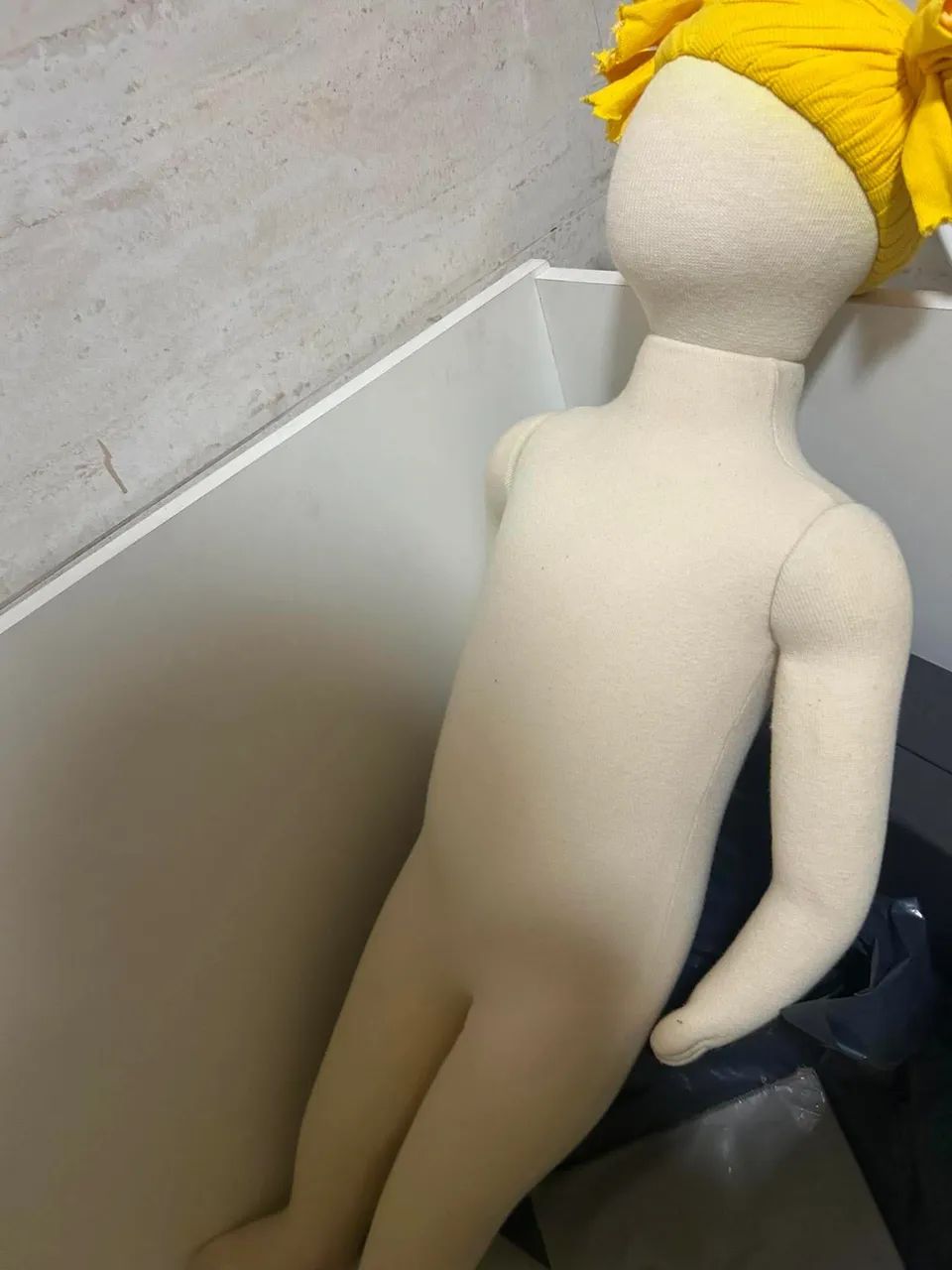Equipamentos para loja manequim infantil  cabides  - Foto 4