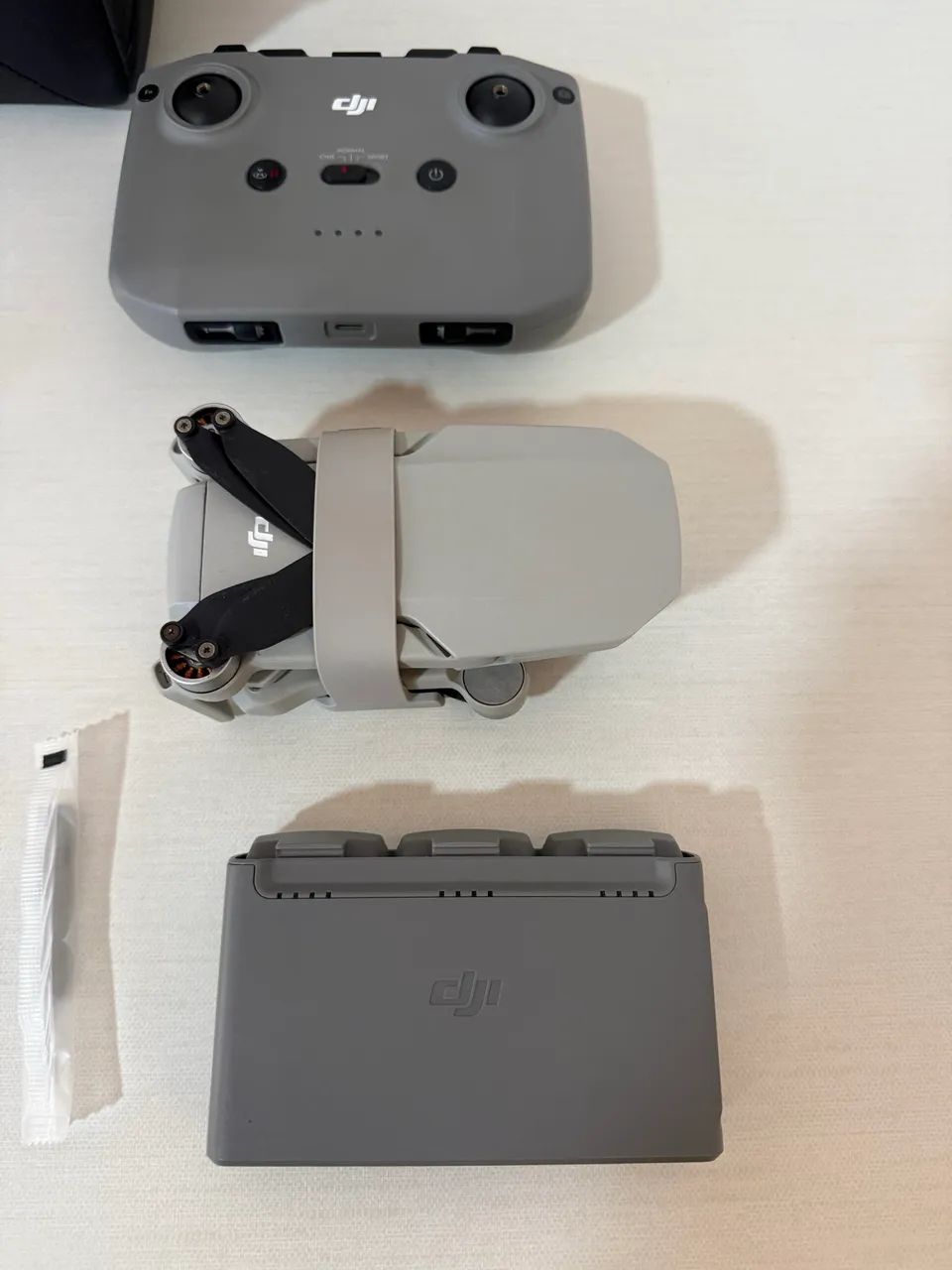 Drone DJI Mini 2 Fly More Combo - Foto 2