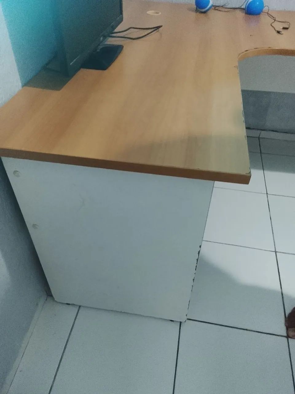 Vendo mesa e gaveteiro para escritório  - Foto 2