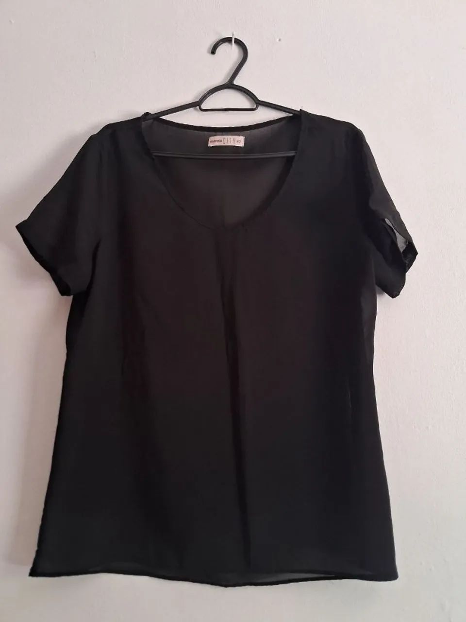 Camisa preta R$25,00 tam 42