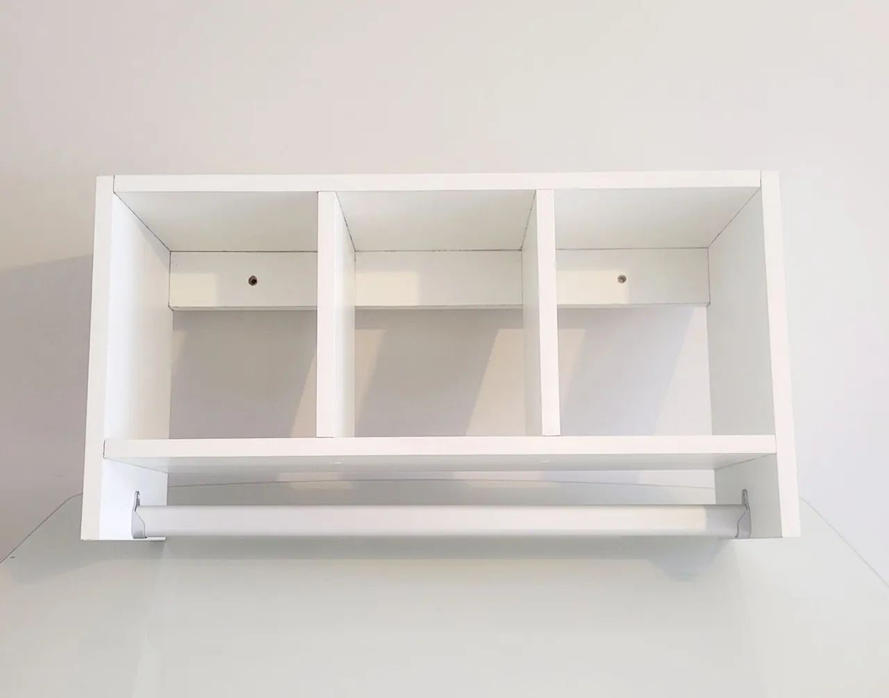 Cabideiro de parede em MDF Branco.