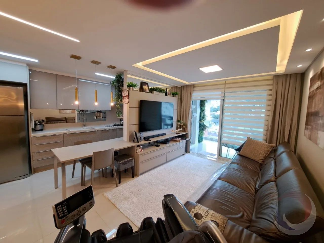 Apartamento de 101m² com 2 suítes na Agronômica
