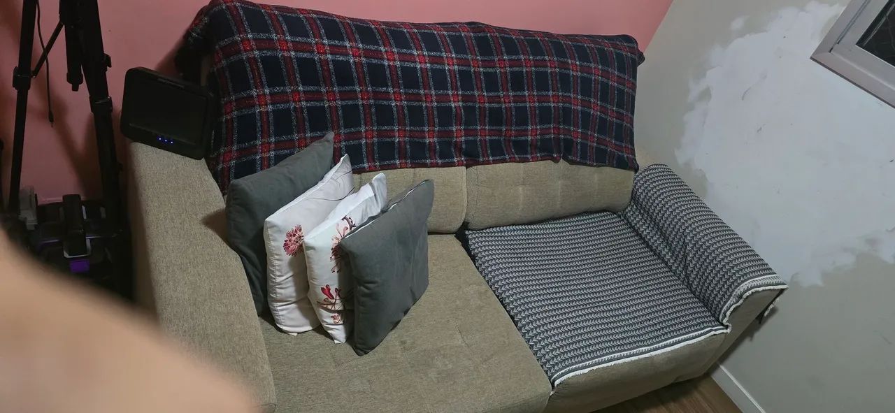 Sofá con chaise64985853918977122