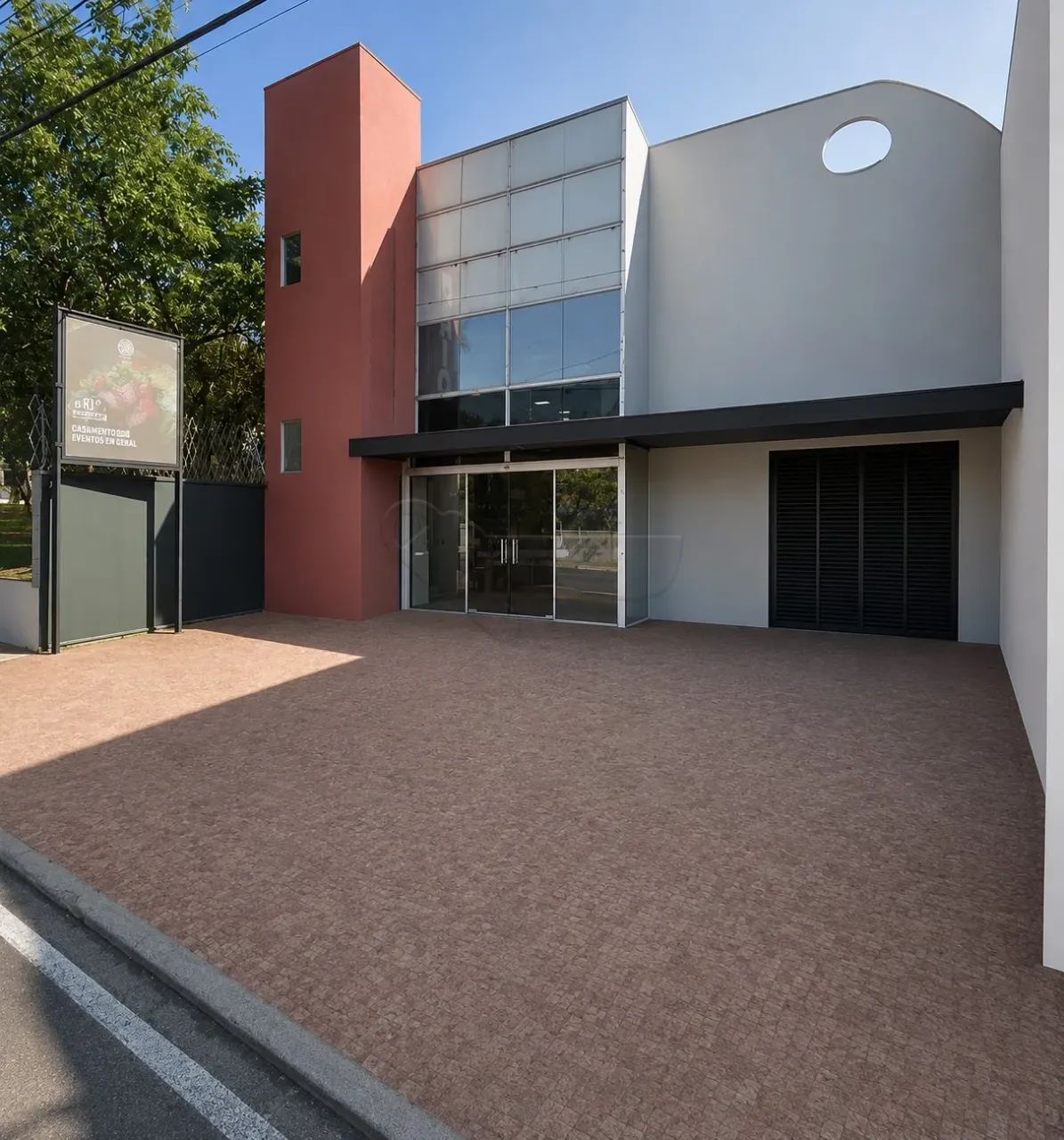 SALÃO COMERCIAL COM EXCELENTE LOCALIZAÇÃO NO JARDIM MARIA BUCHI MODENEIS