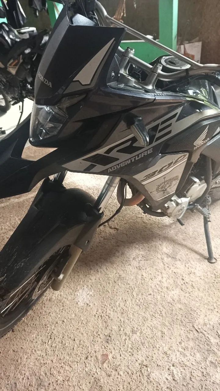 Vendo troco Xre 300 emplacada até 10/2027 no meu  leia o anúncio golpistas  nem tente - Foto 4