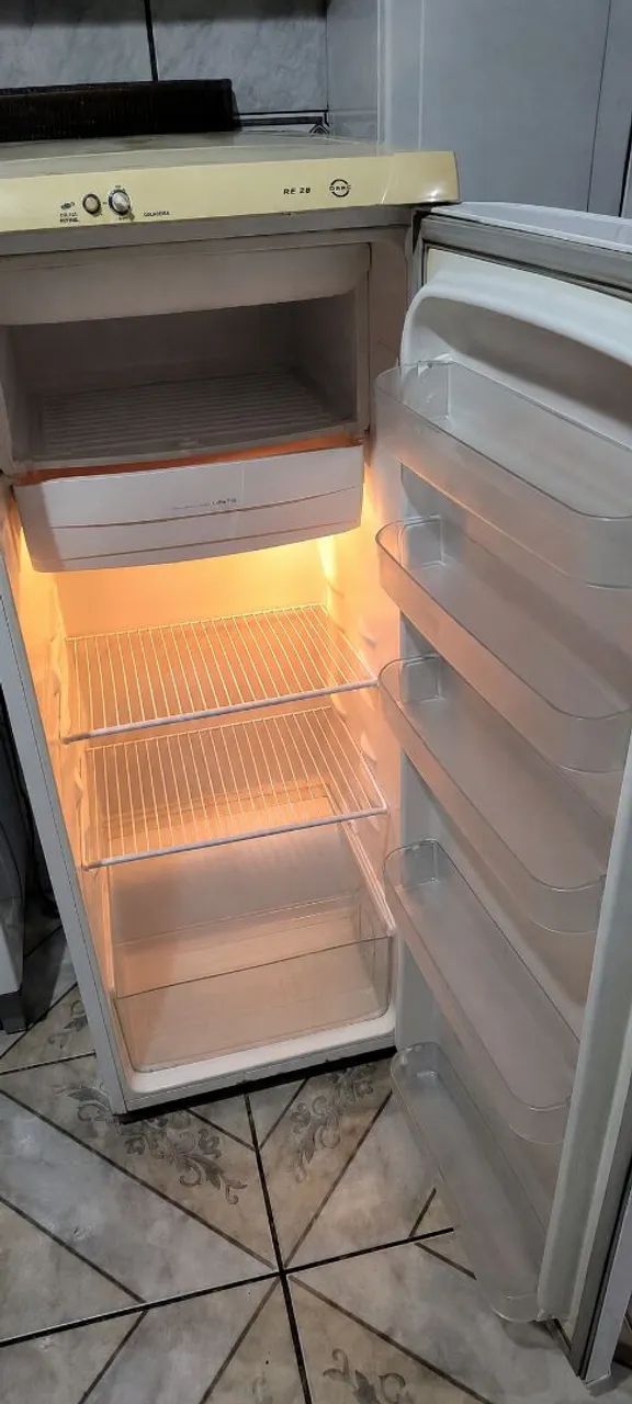 Vendo geladeira Eletrolux  - Foto 2