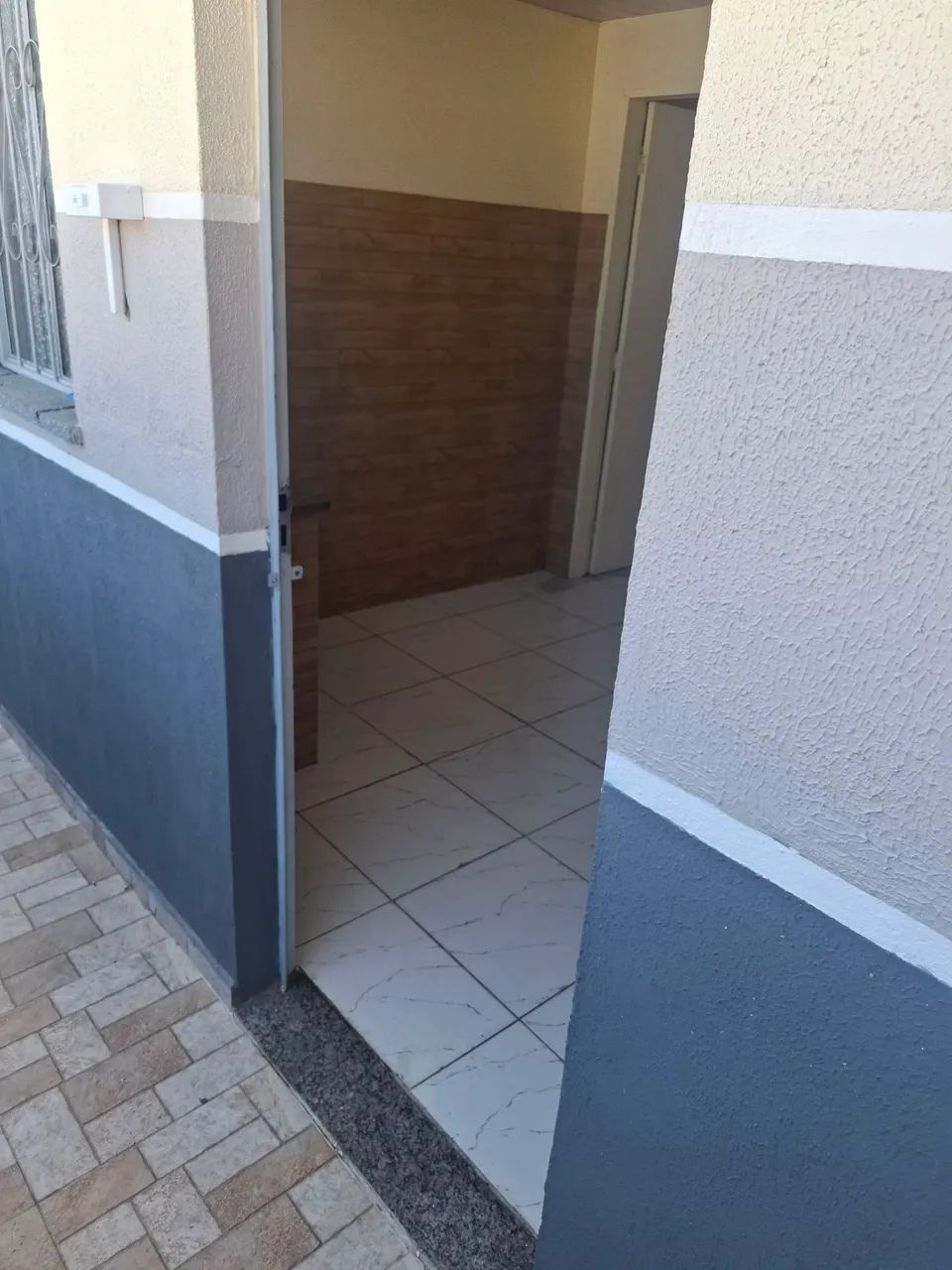 Alugo Quitinete no Japiim 