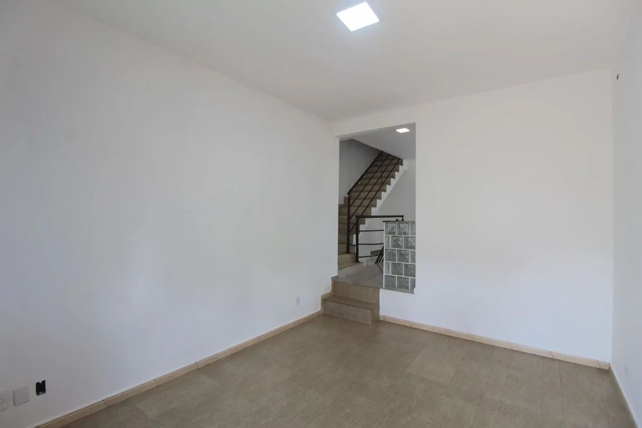 Casa à Venda - Heliópolis, 3 Quartos, 418 m2 - Foto 2