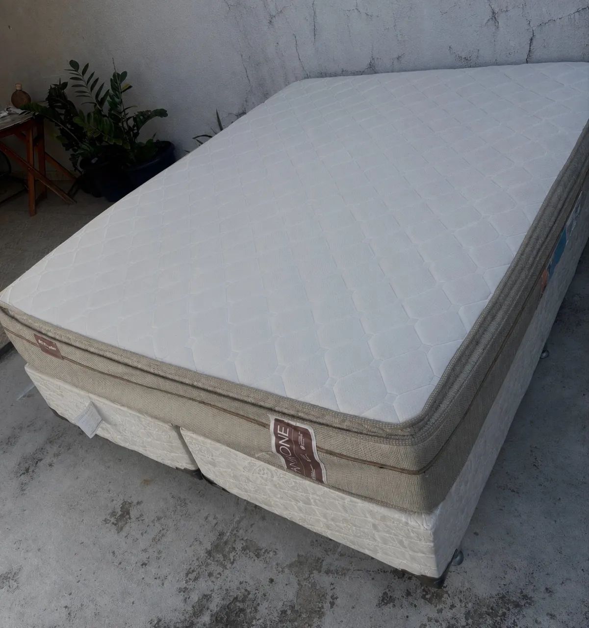 Cama Queem