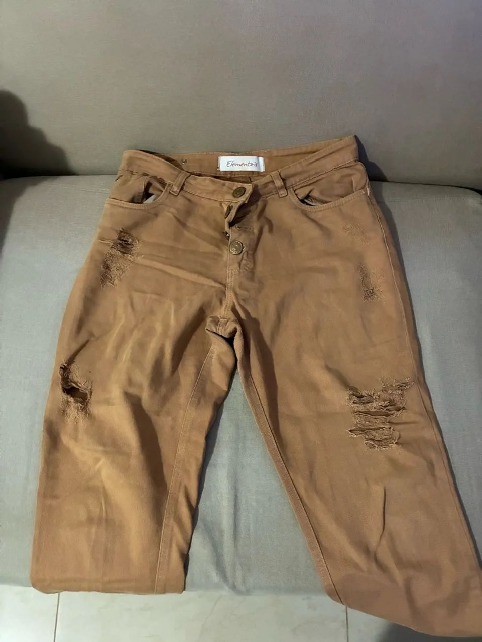 Calça Marrom da Marca Elementais - Foto 2