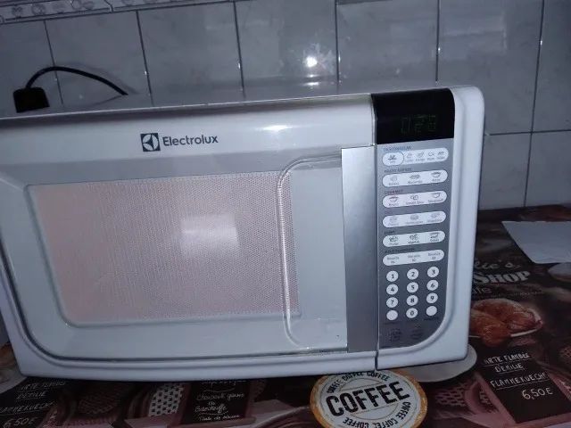 Micro-ondas Eletrolux-127v-Esquentar marmita
