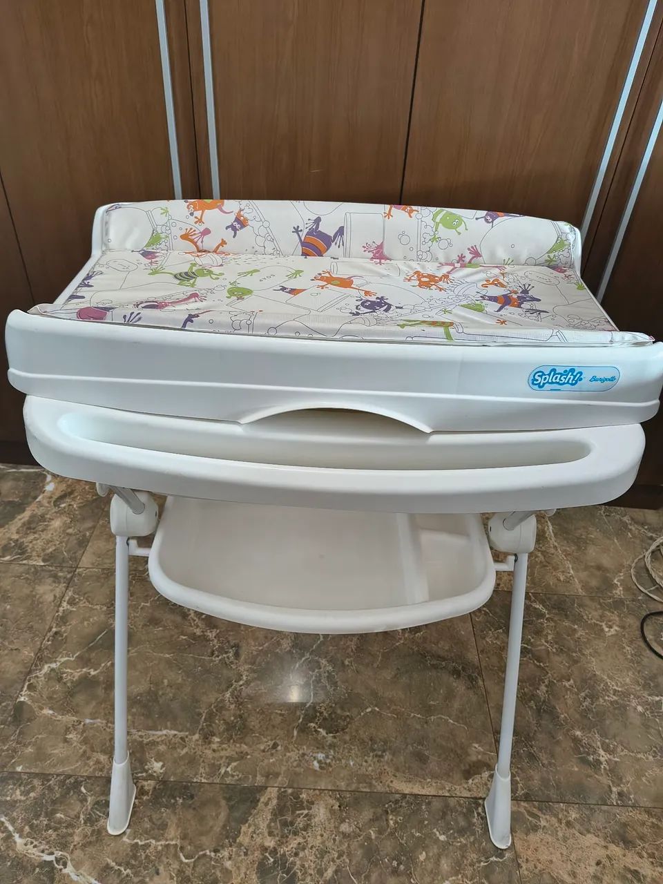 Banheira Burigotto Splash com Suporte e assento redutor.