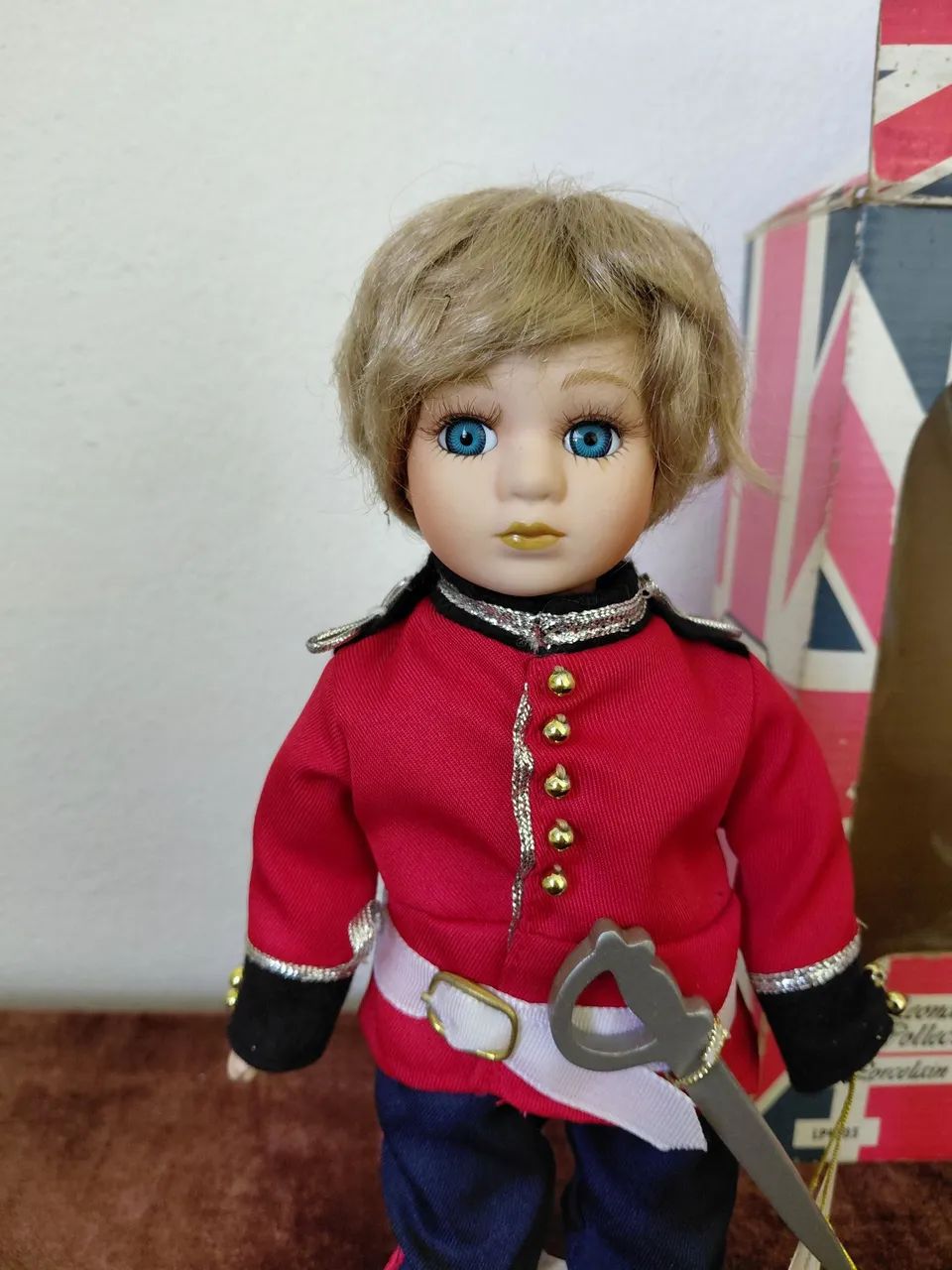 Boneco de porcelana da marca Leonardo - Foto 4