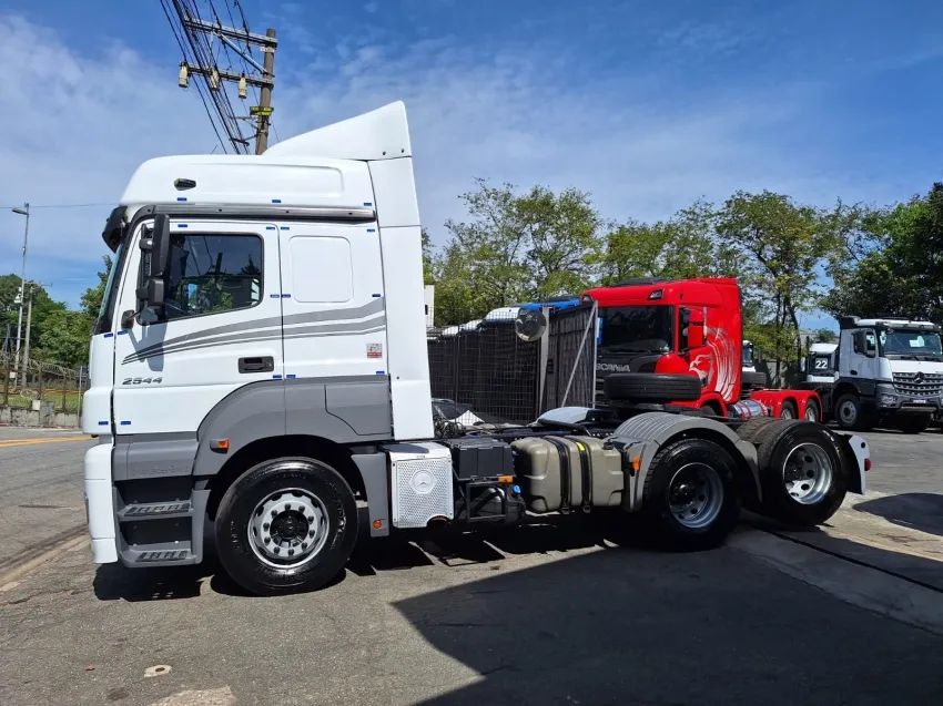 Mercedes Benz Axor 2544 6x2 21/21. - Foto 8