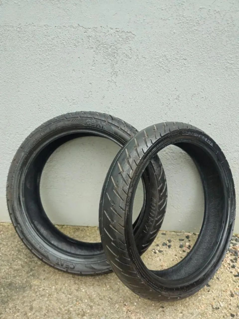 Pneus moto