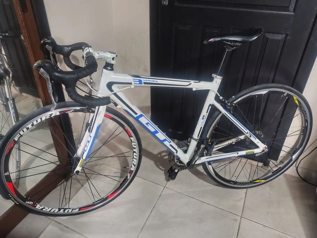 Bicicleta speed GT
