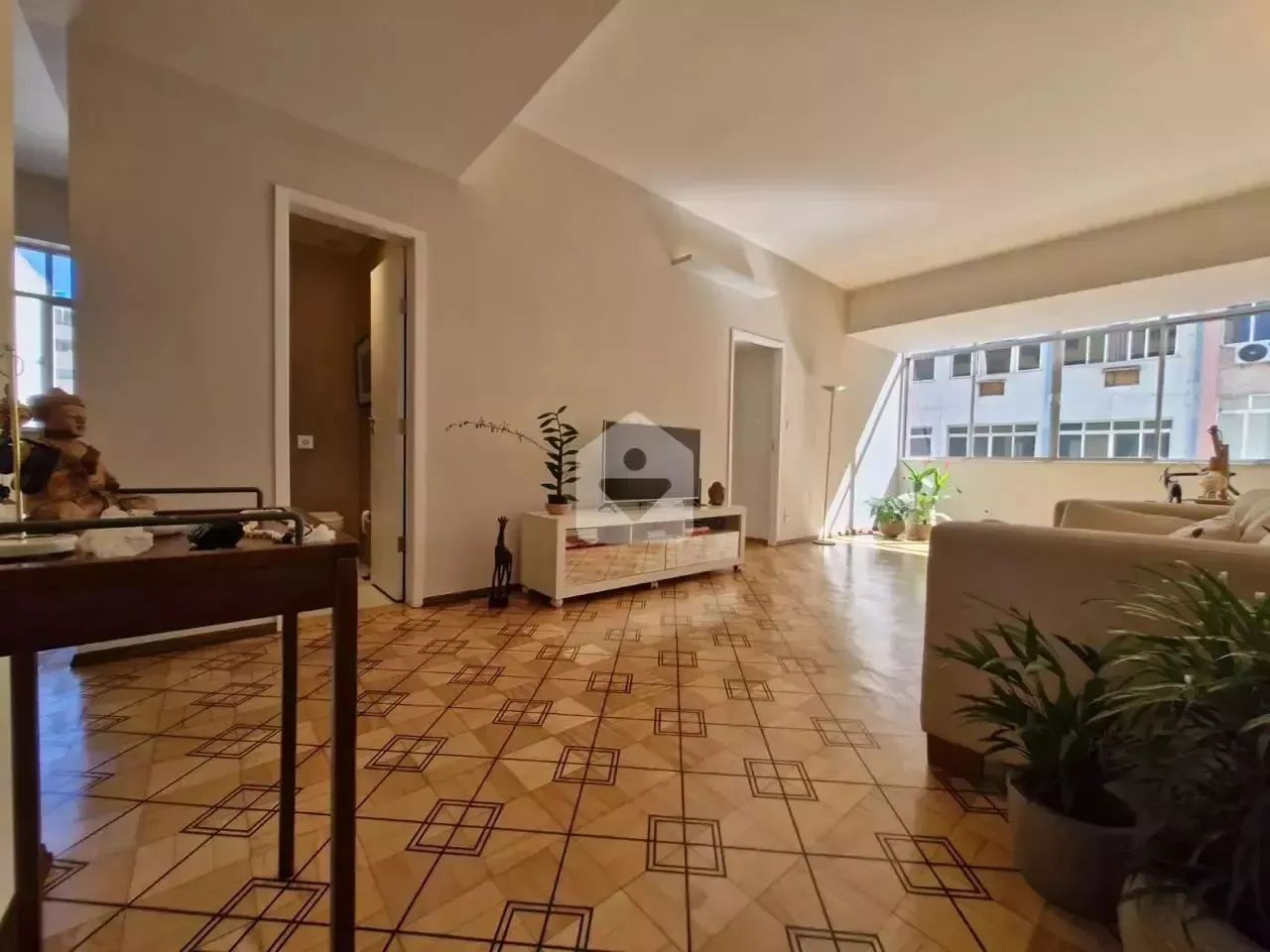 Apartamento com 154m² - Totalmente Reformado - Andar Alto - Foto 3