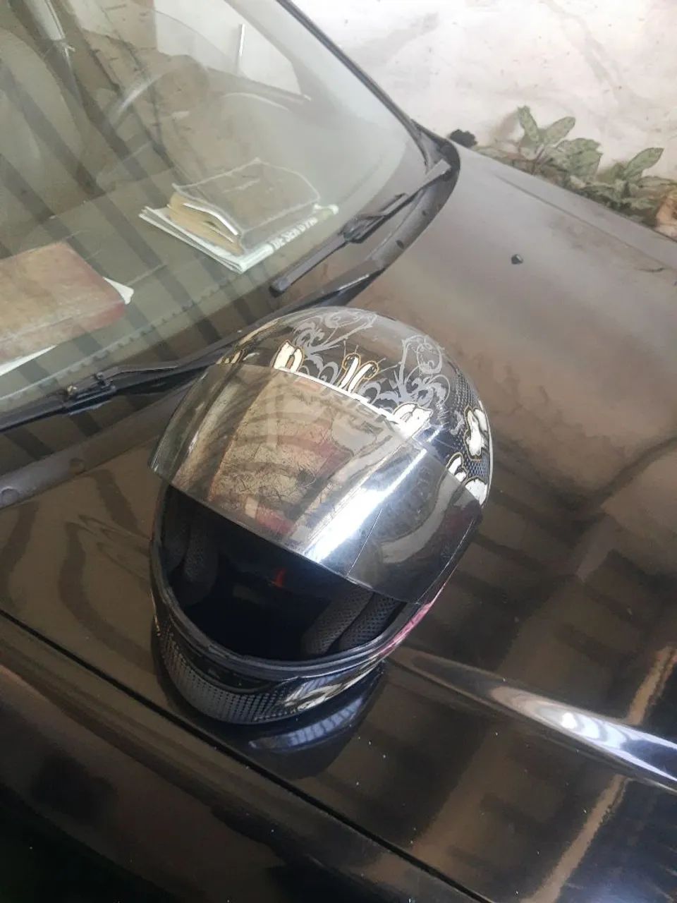 Capacete e calça de trilhas 