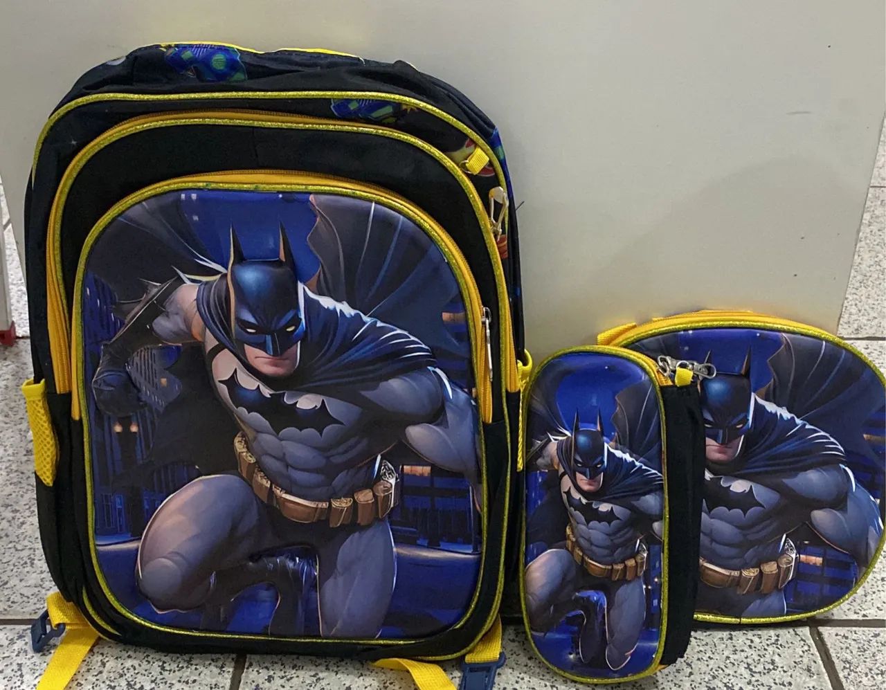 Mochilas de rodinhas com personagens infantis - Foto 4