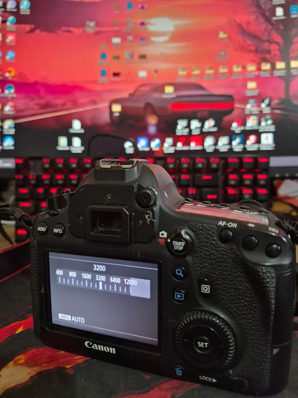 Canon Eos 6D Mark I -Full Frame - ( Corpo ) - Foto 3