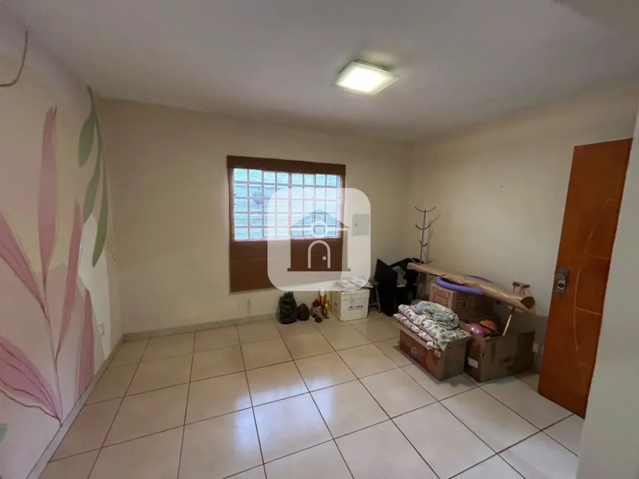 Casa para locação com 100m² para locação no bairro Lídice