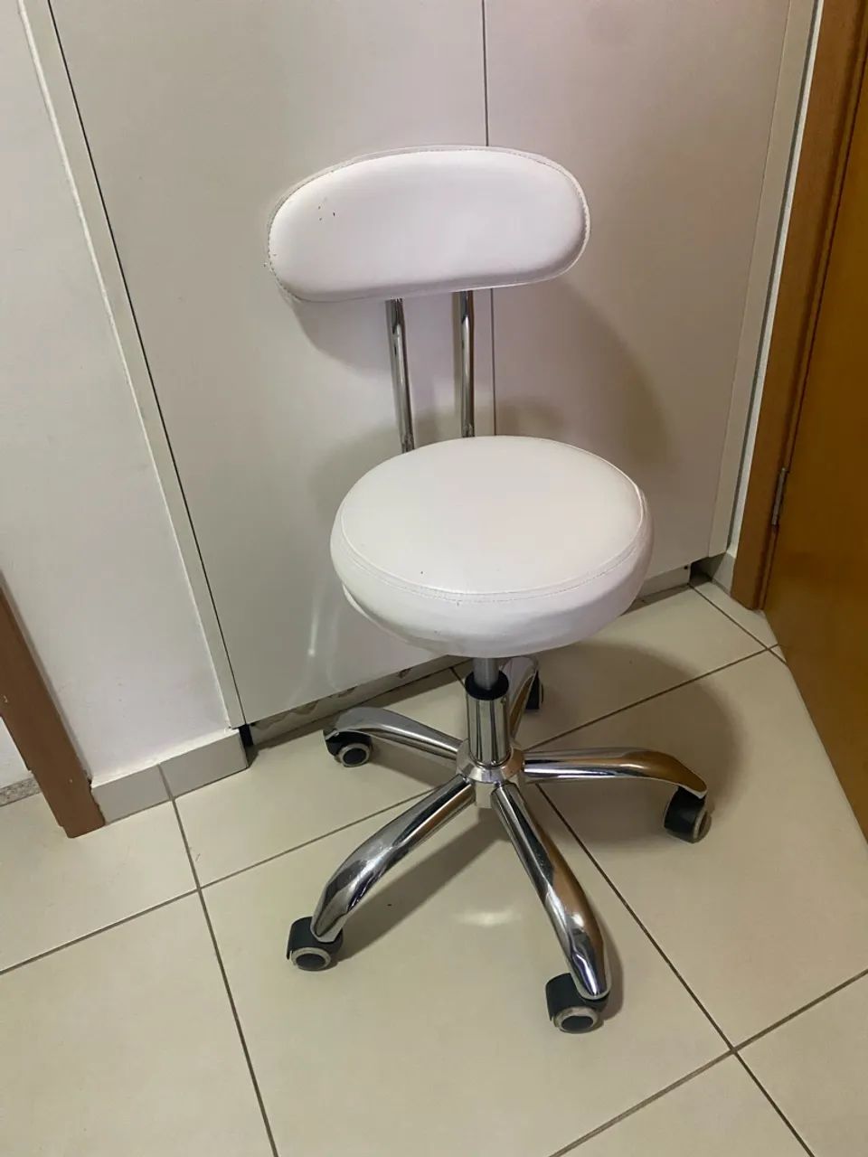Vendo Mocho branco 