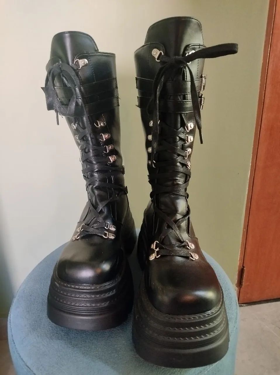 Bota preta punk - Foto 2