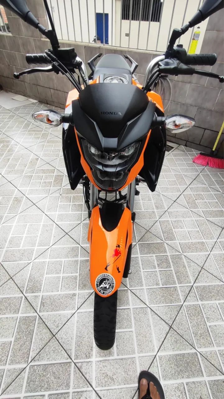 Titan  - Foto 3