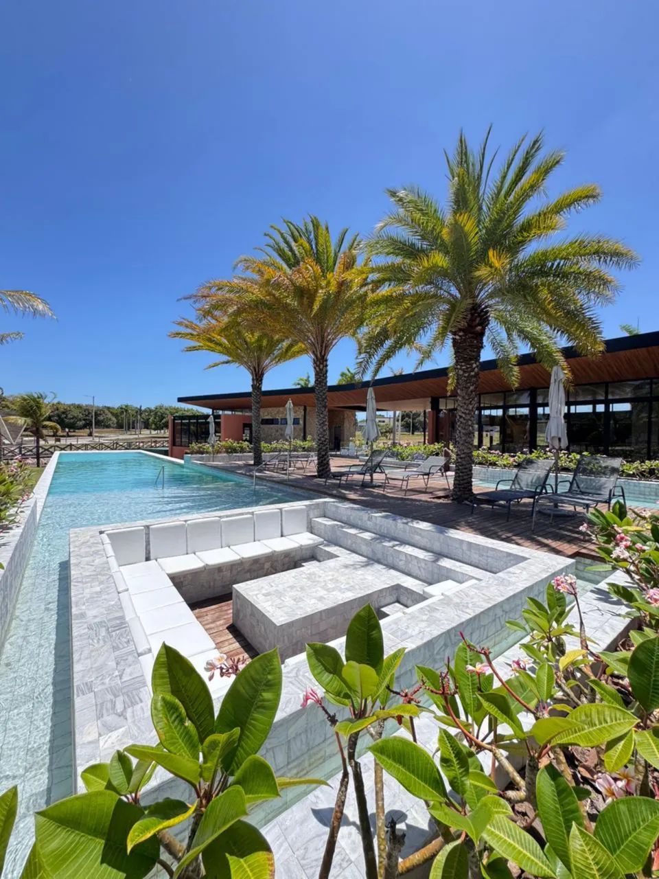Lote particular quitado Jd Lago Max 