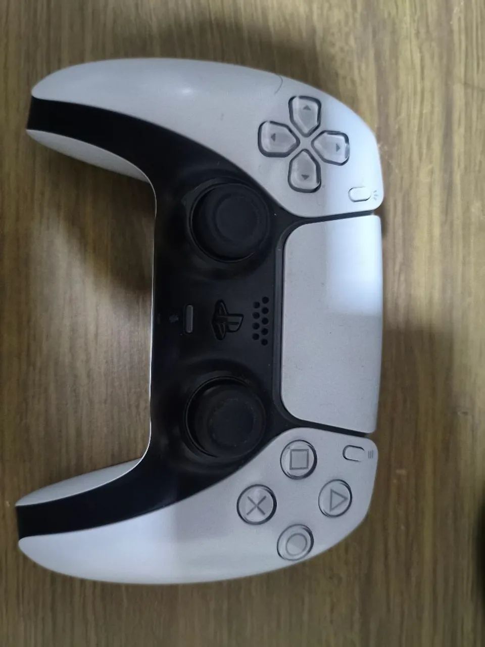PS5 fat com leitor de disco + 2 dualsense - Foto 3