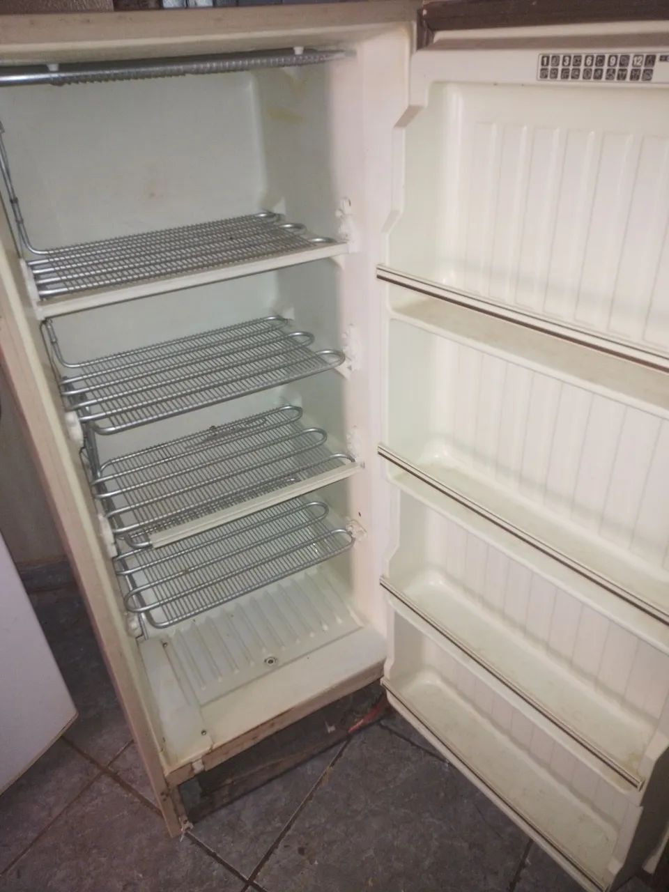 Freezer de gaveta 270 litros funciona normal  - Foto 4