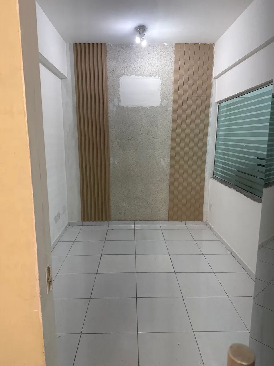 Alugo sala comercial Adrianopolis próximo ao Fórum - Foto 2