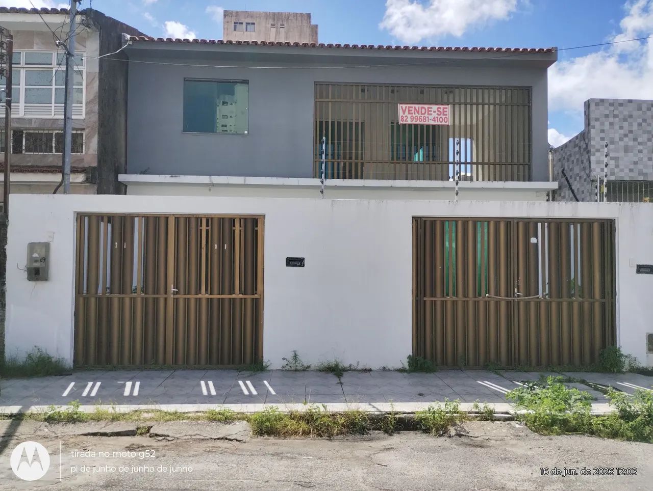 Excelente casa com dois pavimentos