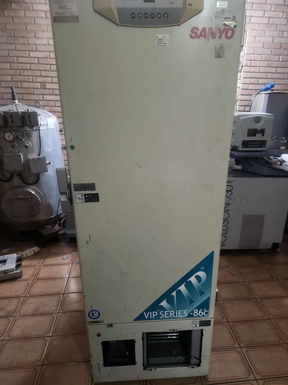 Ultrafreezer Sanyo de laboratório - chega   -86 graus